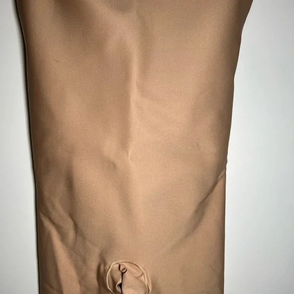 NWT SKIMS SHAPE WEAR |  SKIMS BODY ZONED UNDERWIRE MID THIGH BODYSUIT - Picture 6 of 8